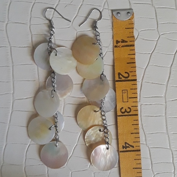 Shell earrings - Picture 2 of 5